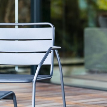 Detalle ambiente Muebles De Exterior Jardín Phuket 5 Piezas Color Gris Grafito