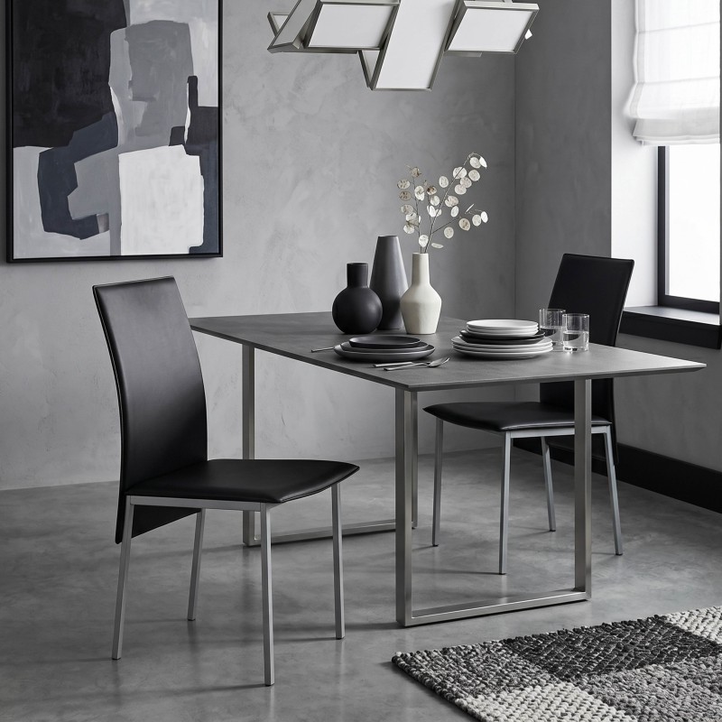 Silla Salón Moderna Saona Color Negro y Gris Metalizado