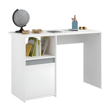 Escritorio blanco con estantería integrada y puerta cerrada en lateral izquierdo vista de ambiente