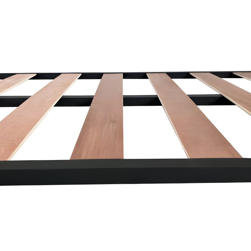 Detalle de somier con láminas de madera natural y marco negro estructura de cama vista desde ángulo superior