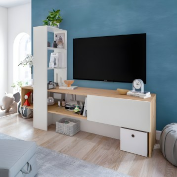 Mueble TV modular blanco y madera con estantes abiertos y puertas cerradas en ambiente de salón