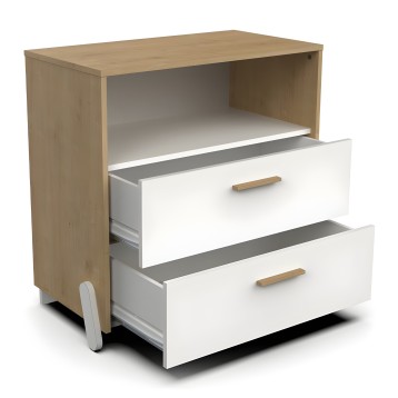 Cómoda infantil con estructura en madera natural y dos cajones blancos con tiradores de madera y ruedas