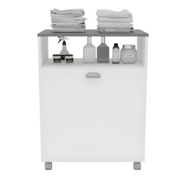 Mueble auxiliar blanco con estante abierto y cajón inferior almacenando textiles y productos de limpieza