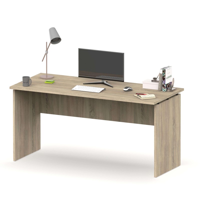 Escritorio de madera clara con tablero amplio y patas panel en ambiente de trabajo con monitor y accesorios