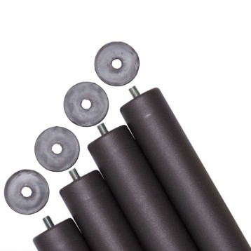 Patas cilíndricas negras con ruedas grises para muebles y detalle de accesorios de montaje