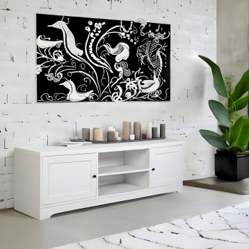 Mueble TV blanco con puertas y compartimentos abiertos en ambiente de sala decorado