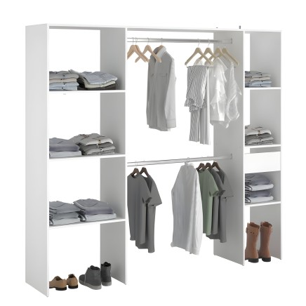 Armario modular blanco con estantes abiertos y barras de ropa con prendas organizadas y zapatos