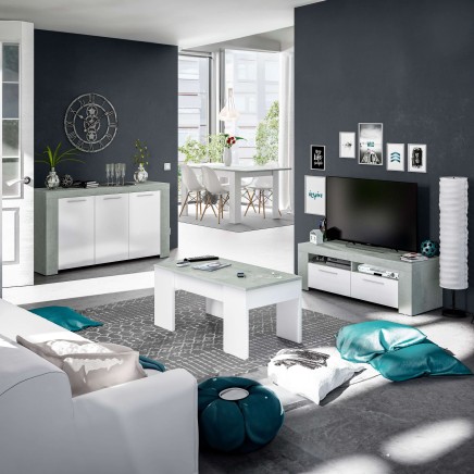 Salón moderno con muebles blanco y gris claro incluyendo mueble TV y aparador sobre pared gris oscuro