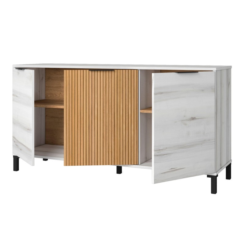 Aparador moderno con puertas blancas y tablero central acanalado en madera clara y patas negales