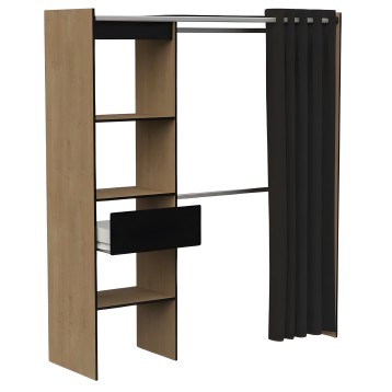 Armario abierto en madera natural y negro con estantes laterales y barra para colgar ropa con cortinas negas