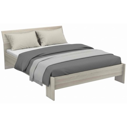 Cama de madera clara con cabecero y ropa de cama gris
