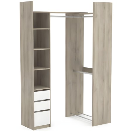 Closet modular en madera clara con estantes abiertos y barras para colgar ropa con cajones blancos inferiores
