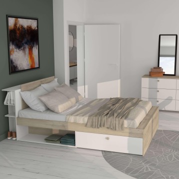 Cama doble con estructura en madera clara y blanco con almacenaje inferior en ambiente de dormitorio moderno