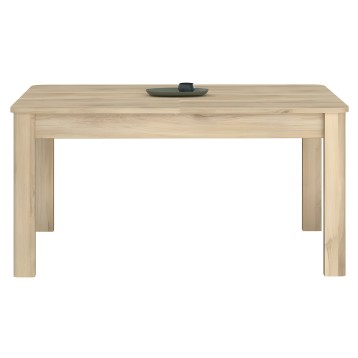 Mesa de comedor rectangular en madera clara con patas macizas y tablero liso decorado con bandeja oscura