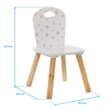 Silla infantil blanca con estampado de estrellas grises y patas de madera natural