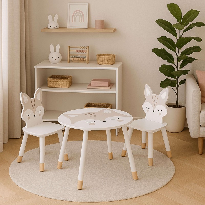 Conjunto infantil de mesa redonda blanca con diseño de animales y dos sillas con respaldo de conejo en ambiente de dormitorio