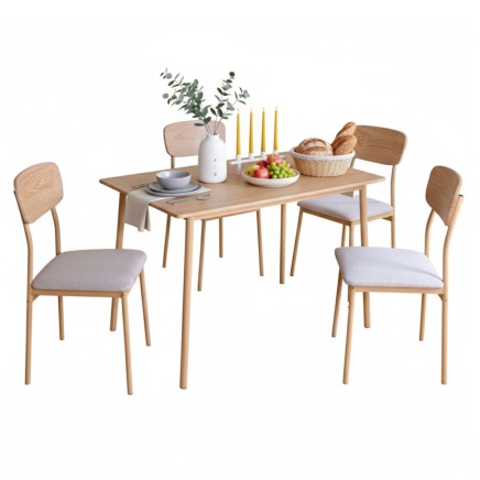 Conjunto de comedor con mesa rectangular en madera clara y cuatro sillas con respaldo curvo y asiento tapizado gris claro