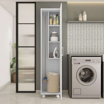 Armario de baño blanco con estantes abiertos y productos de higiene en ambiente de lavandería