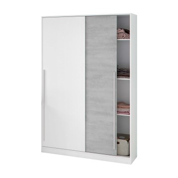 Armario empotrable blanco con puertas correderas y compartimentos interiores con ropa doblada