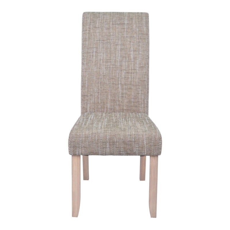 Silla tapizada en tela gris claro con respaldo alto y patas de madera natural