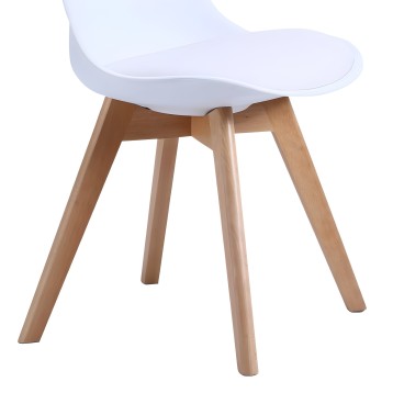 Silla de comedor asiento blanco curvo y patas de madera natural clara estilo nórdico