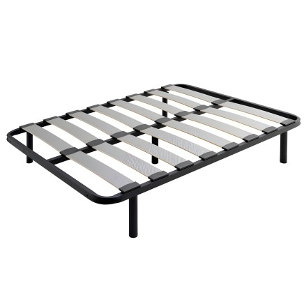 Base de cama con estructura metálica negra y lamas de madera en vista lateral