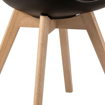 Estructura de madera clara de cuatro patas