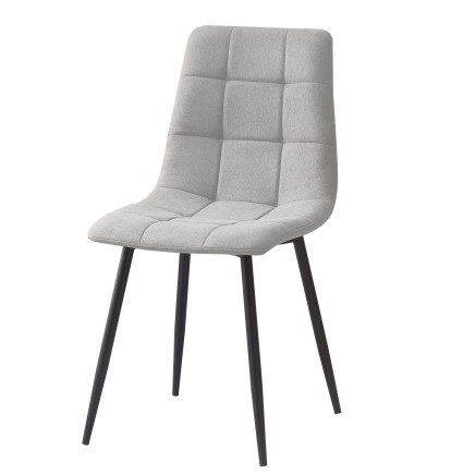 Silla de comedor tapizada gris claro con respaldo acolchado y patas metálicas negras